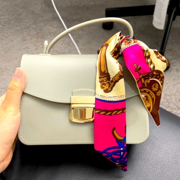 A cute bag with twilly - Picture 1 of 4